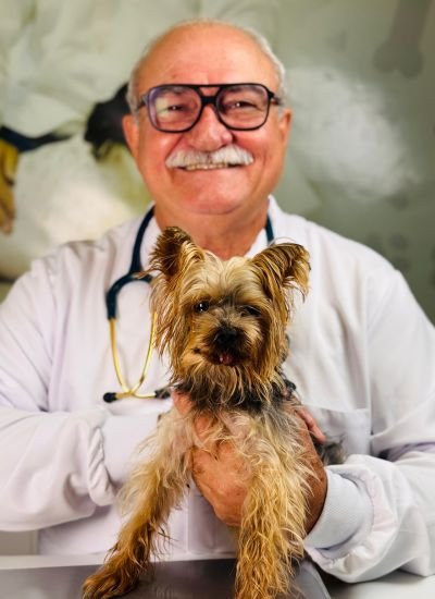 Dr. Cesar Olímpio – Responsável técnico da Clínica Casa do Veterinário em salvador